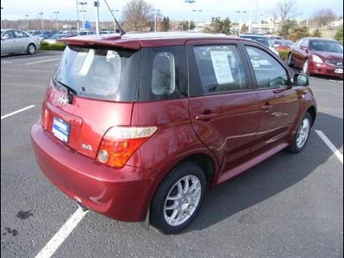 Scion xA 2006 photo 2