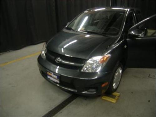 Scion xA 2006 photo 2