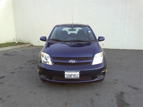 Scion xA 2006 photo 1