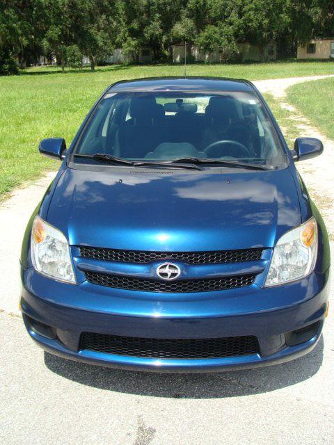 Scion xA 2006 photo 2