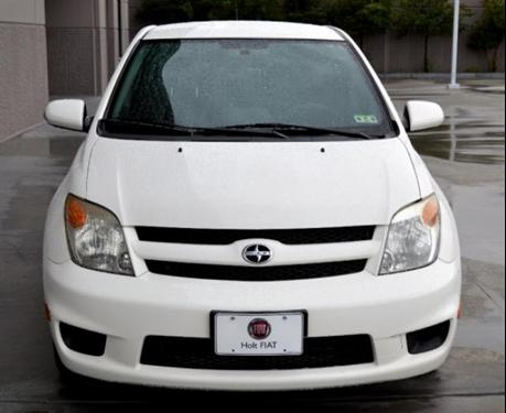 Scion xA 2006 photo 1