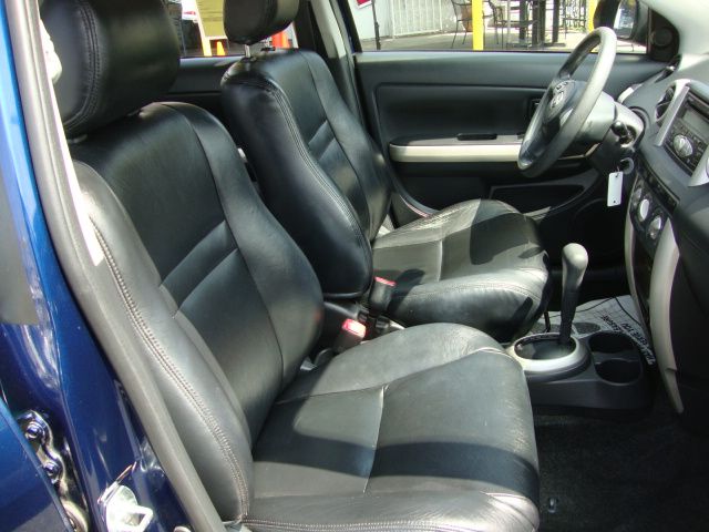 Scion xA 2006 photo 10