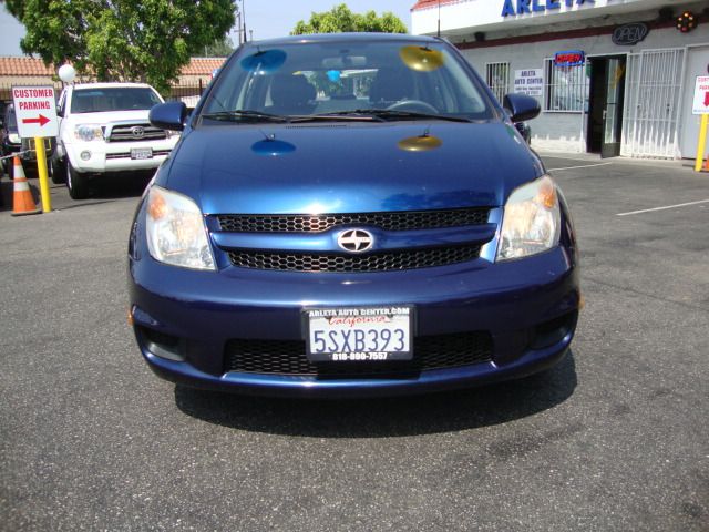 Scion xA 2006 photo 7