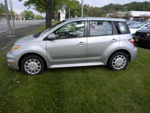 Scion xA 2006 photo 1