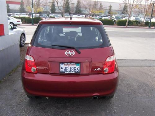 Scion xA 2006 photo 1