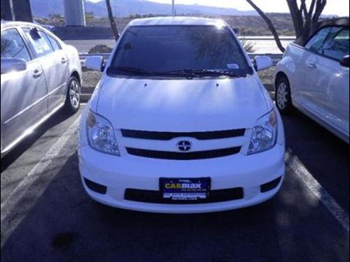 Scion xA 2006 photo 1