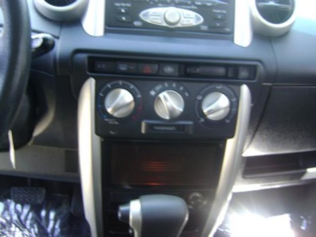 Scion xA 2006 photo 5