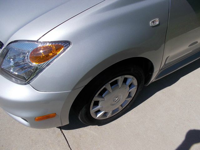 Scion xA 2006 photo 10