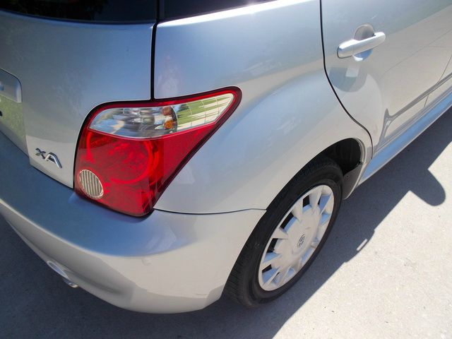 Scion xA 2006 photo 8