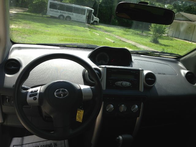 Scion xA 2006 photo 12