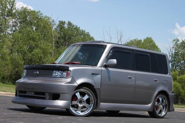 Scion xB 2004 photo 2