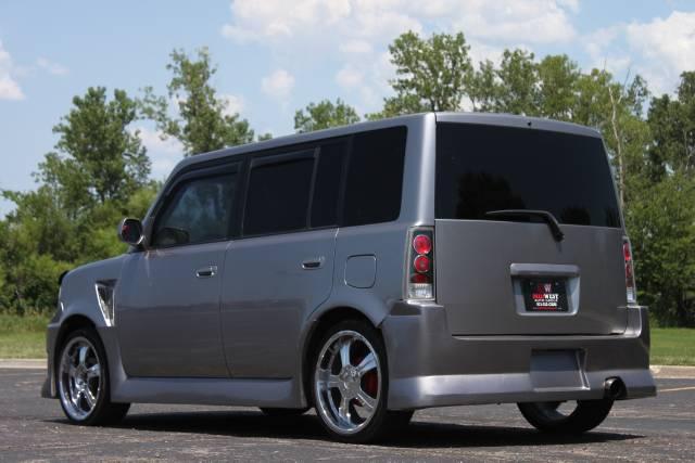 Scion xB 2004 photo 4