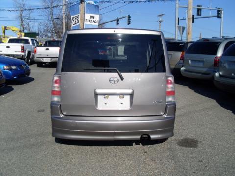 Scion xB 2004 photo 3