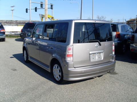 Scion xB 2004 photo 4