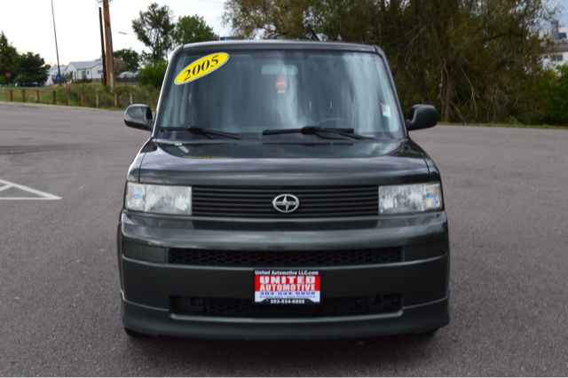 Scion xB 2005 photo 3