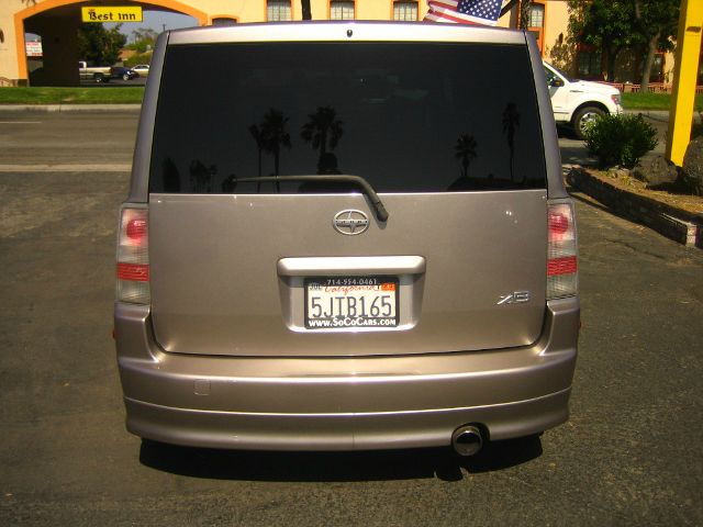 Scion xB 2005 photo 6