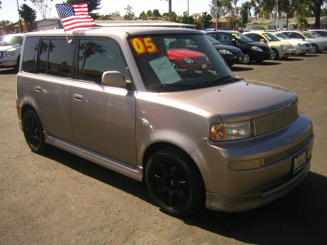 Scion xB 2005 photo 7