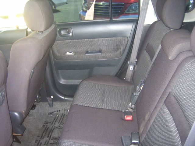 Scion xB 2005 photo 9