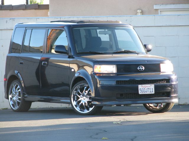 Scion xB 2005 photo 3