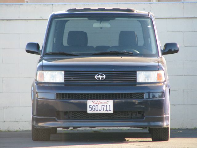 Scion xB 2005 photo 4