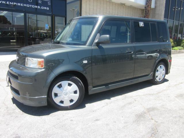 Scion xB 2005 photo 4