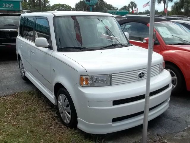 Scion xB 2005 photo 14