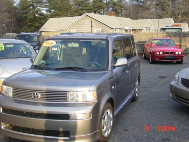 Scion xB 2005 photo 1