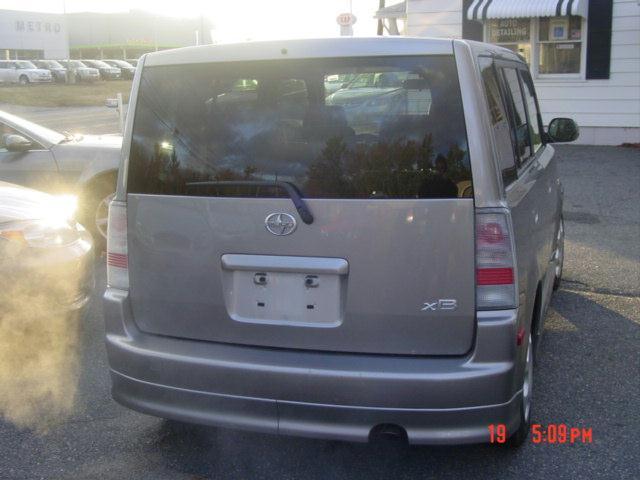 Scion xB 2005 photo 4