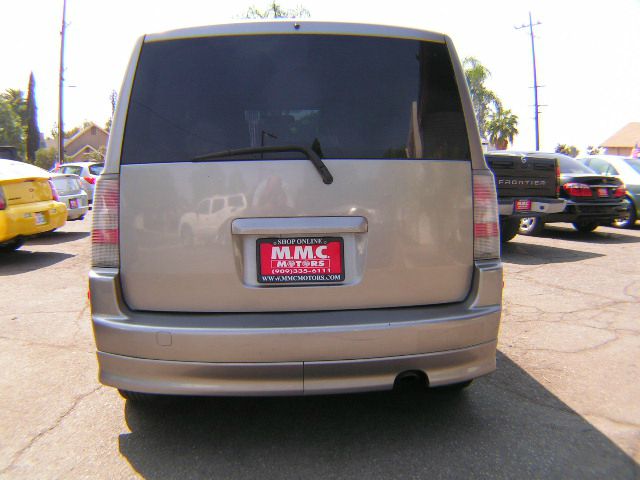 Scion xB 2005 photo 1