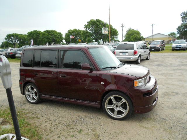 Scion xB 2005 photo 4