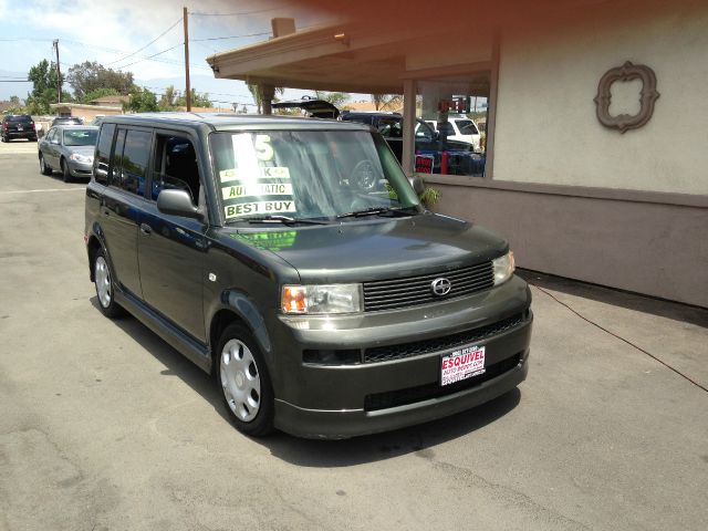 Scion xB 2005 photo 3