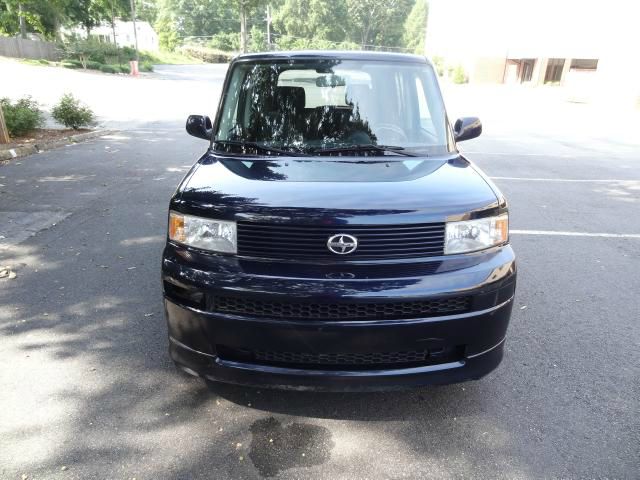 Scion xB 2005 photo 3