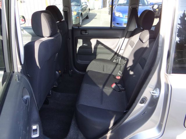 Scion xB 2005 photo 1