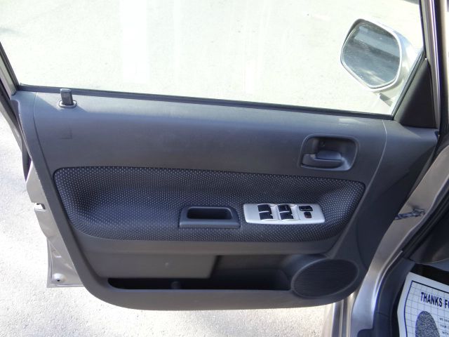 Scion xB 2005 photo 10