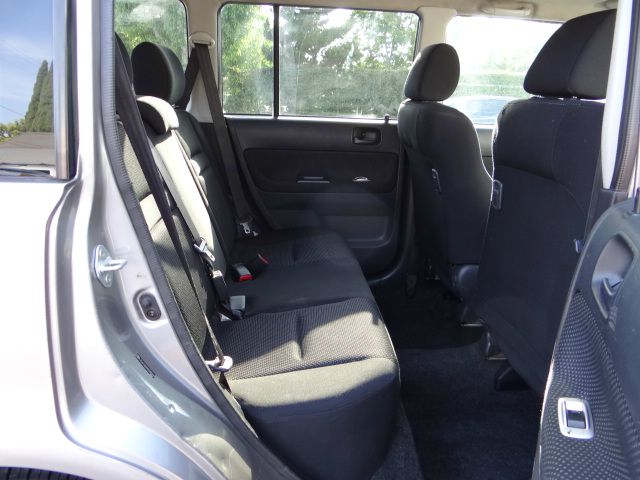 Scion xB 2005 photo 11