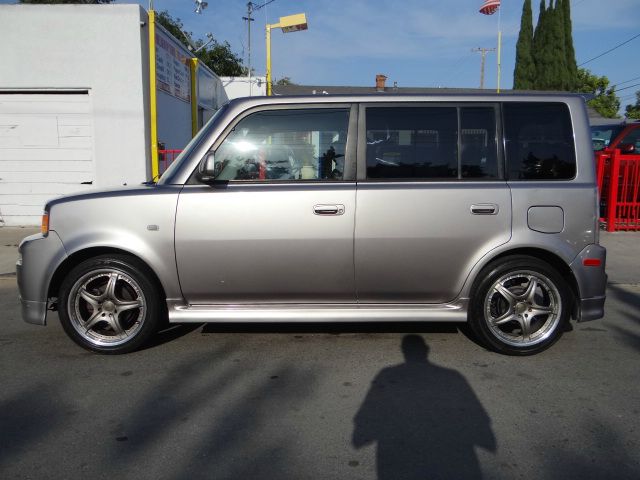 Scion xB 2005 photo 18