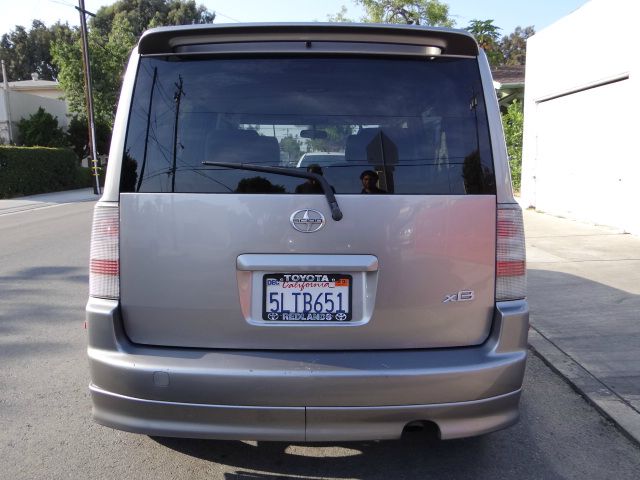 Scion xB 2005 photo 5