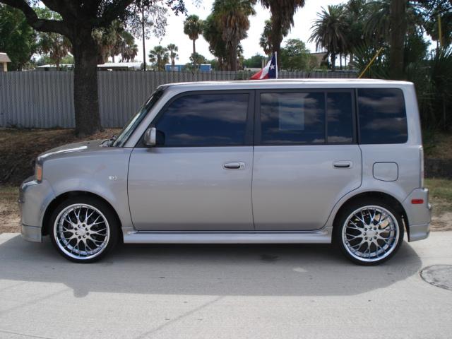 Scion xB 2005 photo 5