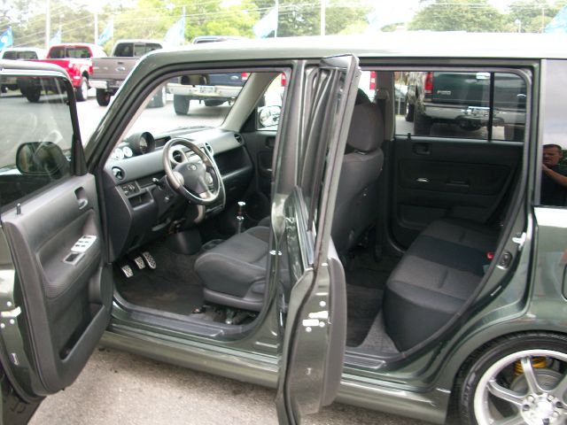 Scion xB 2005 photo 5