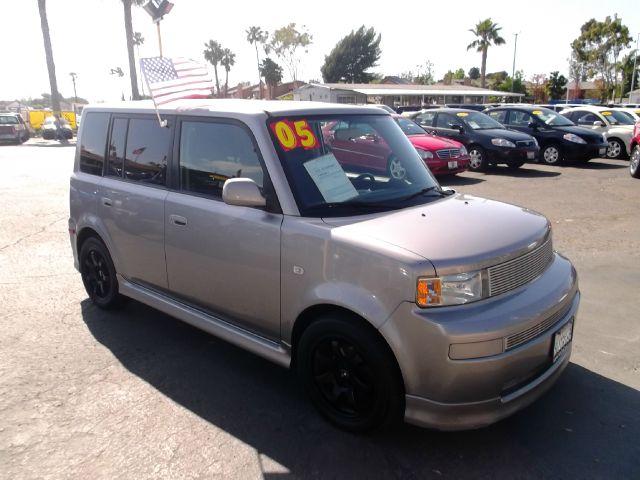 Scion xB 2005 photo 4