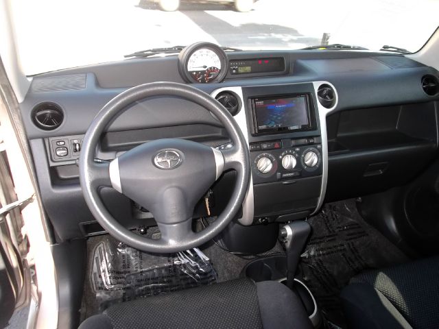 Scion xB 2005 photo 5