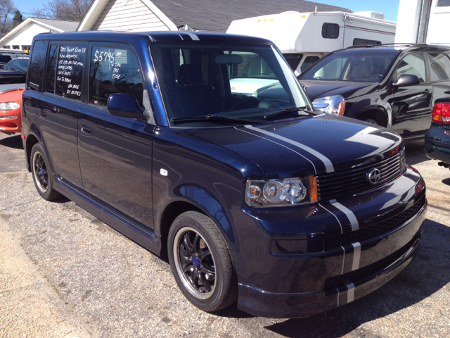 Scion xB 2005 photo 4