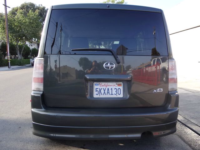 Scion xB 2005 photo 12