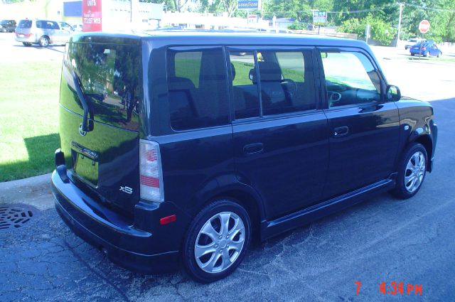 Scion xB 2005 photo 10