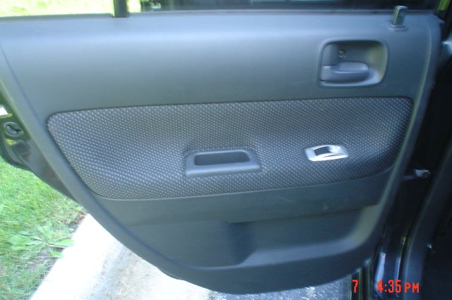 Scion xB 2005 photo 17