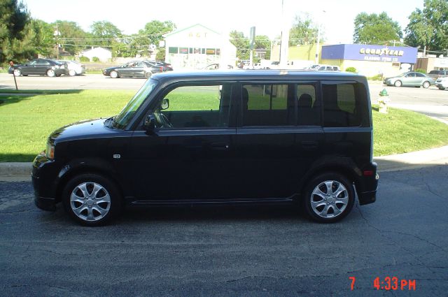 Scion xB 2005 photo 21