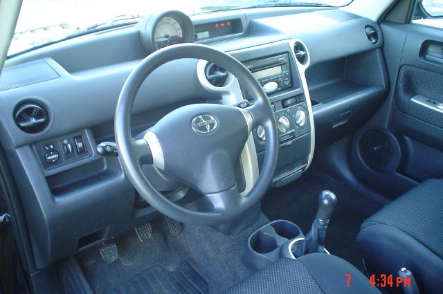 Scion xB 2005 photo 22