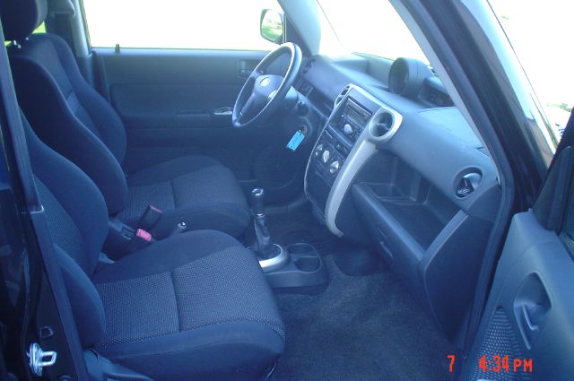 Scion xB 2005 photo 3