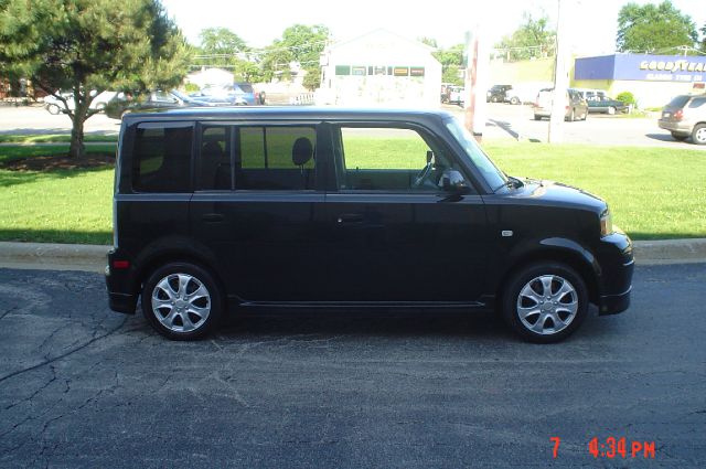 Scion xB 2005 photo 7