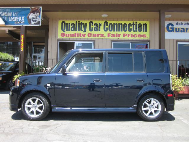 Scion xB 2005 photo 1